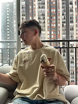 Snapshot of OLIVER_K chatting on June 30, 7:26 pm OLIVER K online show from June 30, 7:26 pm