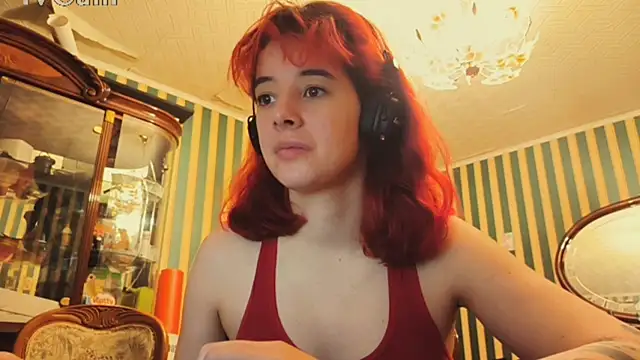 amberrrdolll  online show from May 8, 11:21 pm