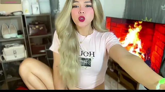 hannaBaby lisyos11 online show from May 24, 2:44 pm