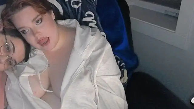 Snapshot of clairexcx chatting on April 16, 5:52 am clairexcx online show from April 16, 5:52 am