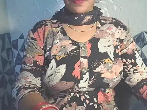 Hotty Bhabhi1 online show from May 7, 5:35 am