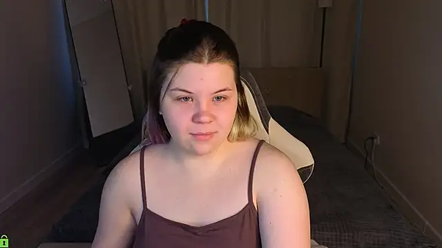 Snapshot of Kristen_Gibbs chatting on May 14, 12:50 am Kristen Gibbs online show from May 14, 12:50 am