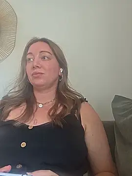Snapshot of arielsweetieee chatting on July 18, 4:22 pm arielsweetieee online show from July 18, 4:22 pm