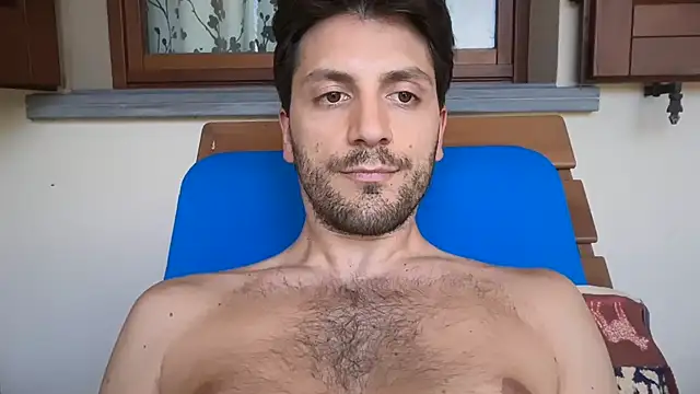 italianass94 online show from May 23, 1:15 pm