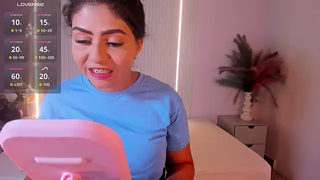 LucyWild8 online show from July 6, 8:11 pm