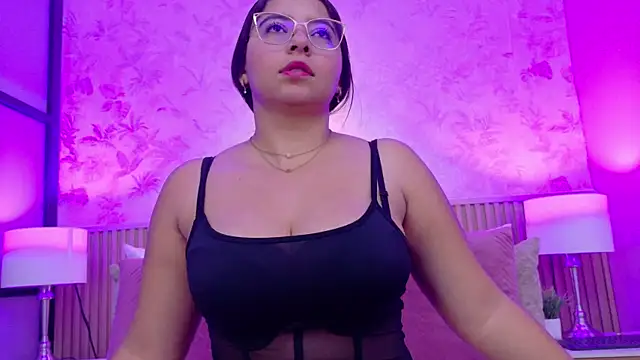 Darcy glow  online show from May 12, 11:40 am