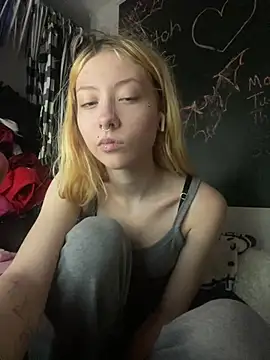 Spoilmedaddy732 online show from April 24, 9:28 pm