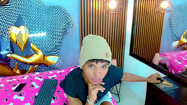 Chris Hott online show from May 18, 7:09 pm