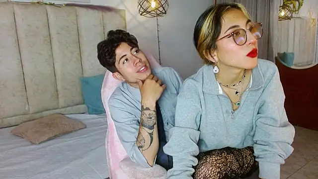 mrandmrsvixencs online show from April 24, 2:19 pm