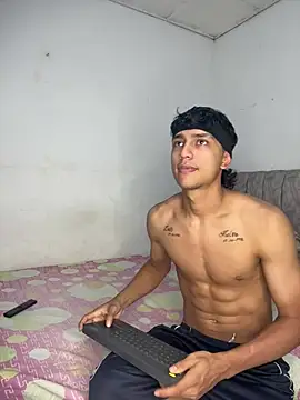 Snapshot of alex_martin47 chatting on July 23, 10:19 pm alex martin47 online show from July 23, 10:19 pm