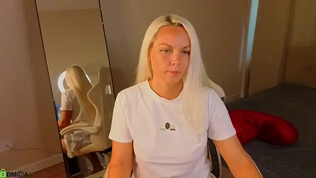 April Nelson online show from June 16, 2:58 am