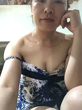 Snapshot of -Hanna_ chatting on May 27, 1:35 am -Hanna online show from May 27, 1:35 am