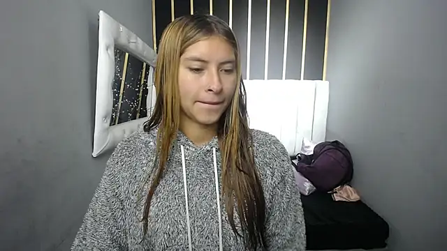 Snapshot of nancy_blonde chatting on June 14, 1:02 pm nancy blonde online show from June 14, 1:02 pm