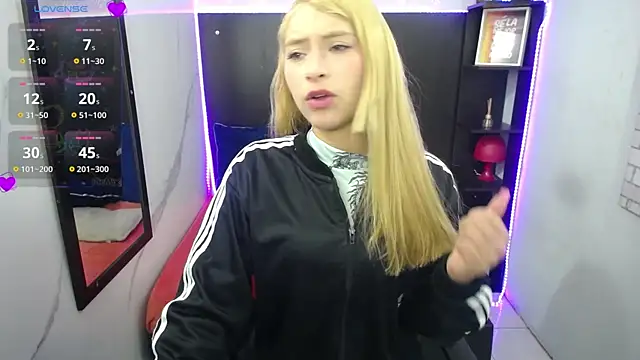 Snapshot of nancy_blonde chatting on June 26, 12:42 pm nancy blonde online show from June 26, 12:42 pm