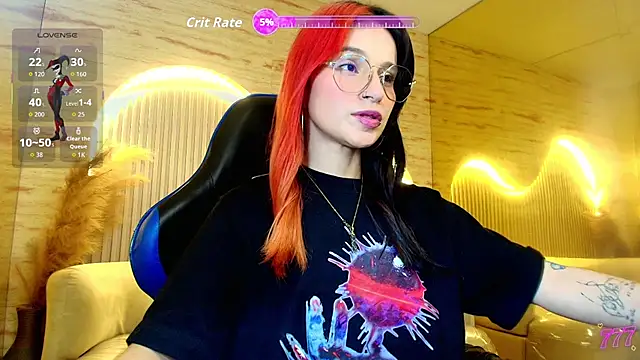 Moon Red r online show from May 8, 1:05 pm