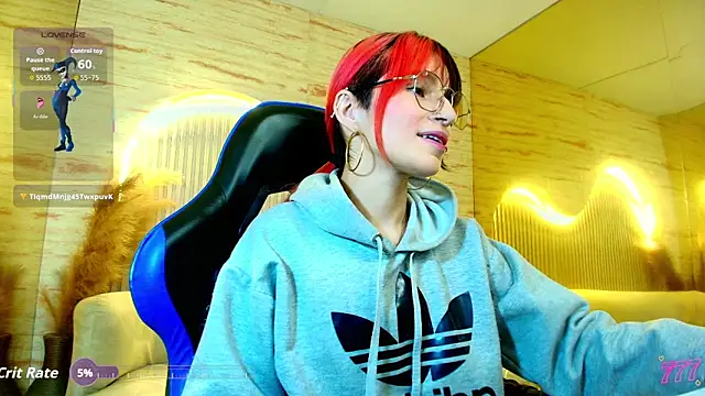 Moon Red r online show from May 9, 1:16 pm