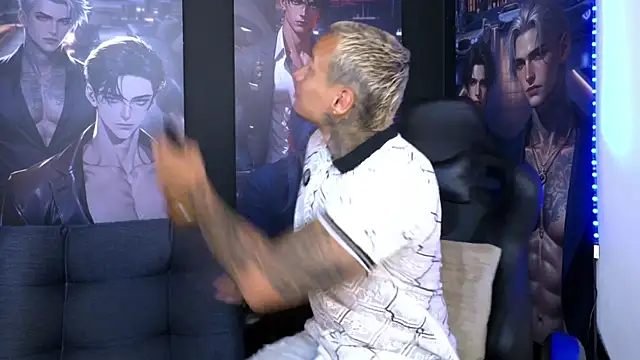 Snapshot of damian_becker chatting on July 13, 10:56 pm damian becker online show from July 13, 10:56 pm