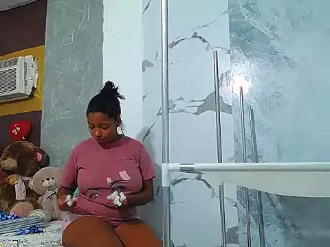 Brunett sexy1 online show from April 30, 6:31 am