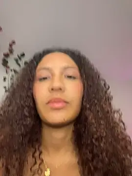 Snapshot of Daphnne_Curly chatting on July 3, 4:41 am Daphnne Curly online show from July 3, 4:41 am