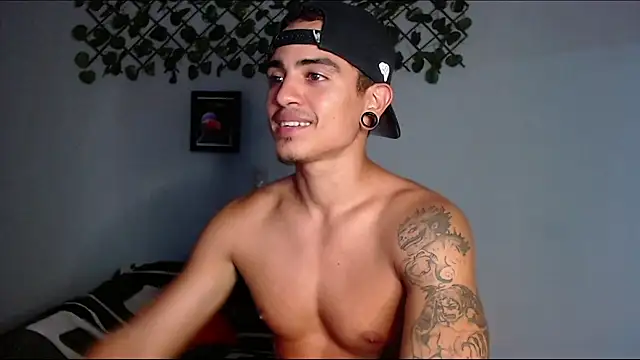 Kizameee  online show from April 18, 11:49 pm