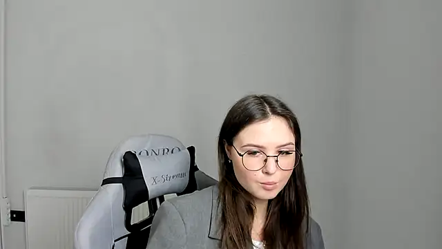 Regina cute  online show from May 4, 11:39 am