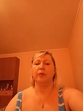 I amVeronicle online show from June 26, 12:42 pm