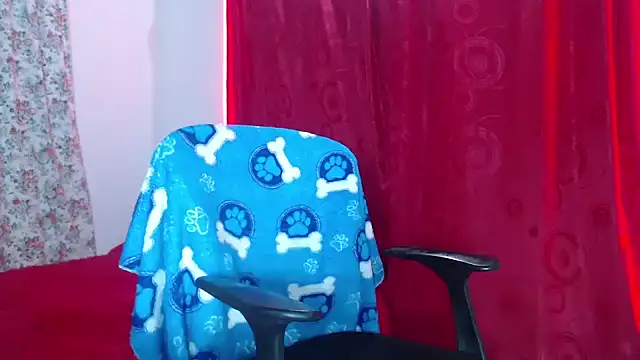 Snapshot of camilabb_xc chatting on February 3, 6:39 pm camilabb xc online show from February 3, 6:39 pm