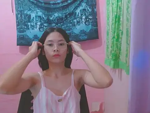 Snapshot of Sweetsexylady19 chatting on July 7, 6:05 am Sweetsexylady19 online show from July 7, 6:05 am