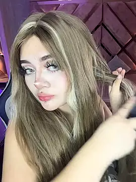 Snapshot of lya_nekko_ chatting on July 10, 4:06 am lya nekko online show from July 10, 4:06 am