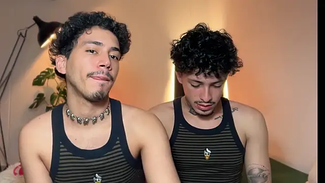Noah and Steven online show from May 6, 10:15 pm