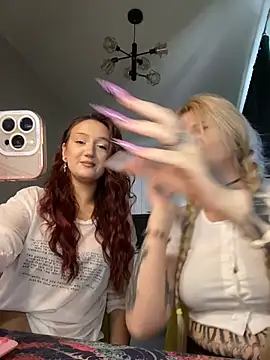 Snapshot of DriveThruCiri chatting on July 9, 7:45 am DriveThruCiri online show from July 9, 7:45 am