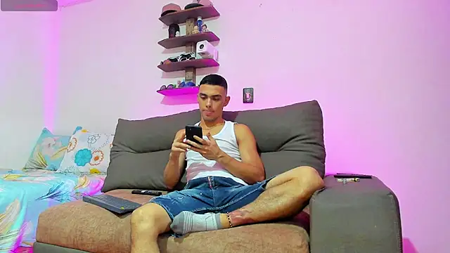 Snapshot of Teo_Rave chatting on May 29, 1:14 am Teo Rave online show from May 29, 1:14 am