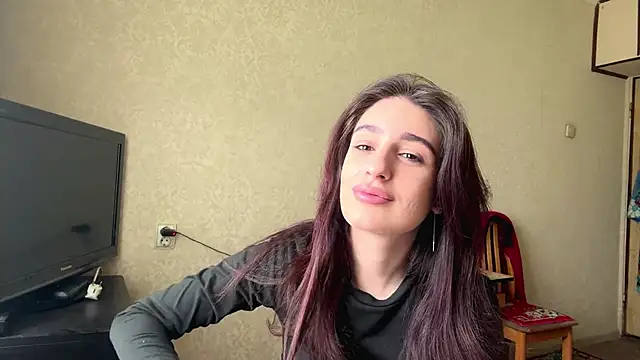 ElviDesire online show from April 19, 8:35 am