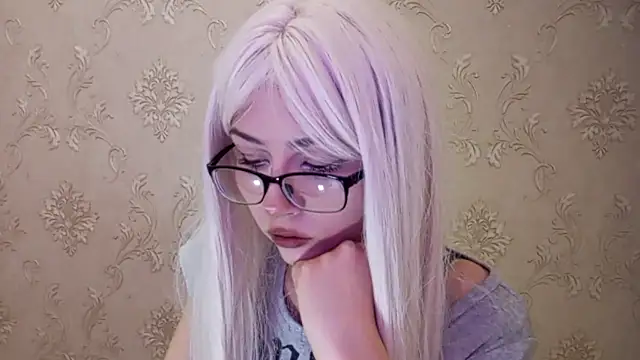 Snapshot of DelicaBrome chatting on July 18, 1:15 pm DelicaBrome online show from July 18, 1:15 pm