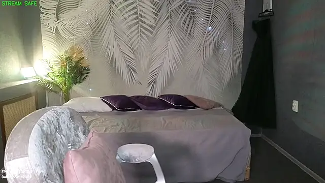 Snapshot of Dr_Mireille chatting on June 22, 8:44 am Dr Mireille online show from June 22, 8:44 am