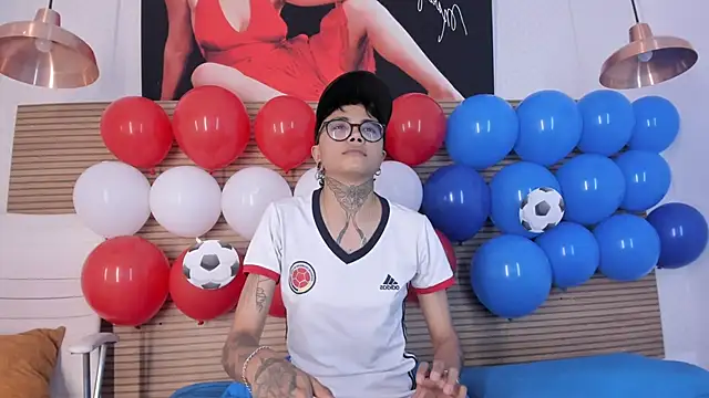 Antony D ossa online show from June 14, 8:22 pm