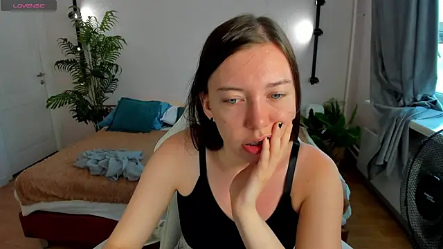 Sandra Ross online show from June 25, 12:32 am