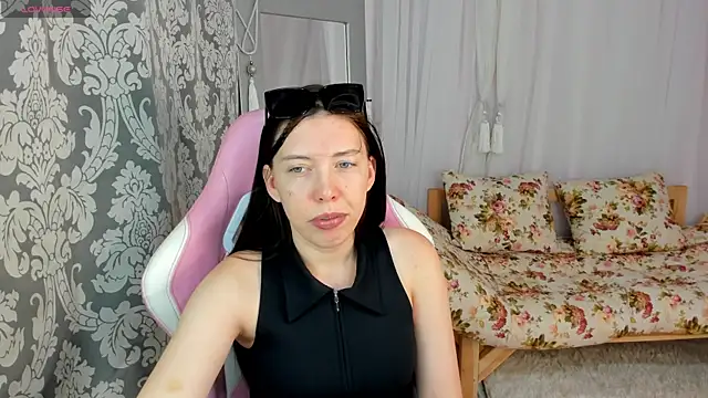 Sandra Ross online show from July 5, 4:52 am