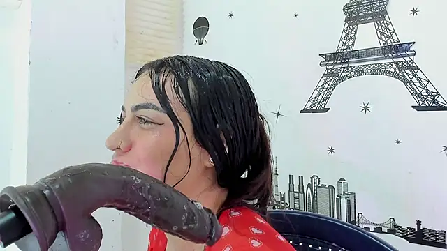 Snapshot of violett_collinss chatting on July 5, 4:19 am violett collinss online show from July 5, 4:19 am