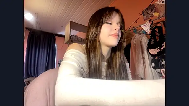 linaloveme online show from April 21, 10:54 am