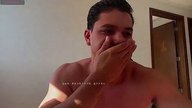Snapshot of Maxx_valiant chatting on May 28, 1:19 pm Maxx valiant online show from May 28, 1:19 pm