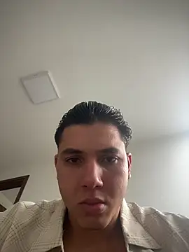 Snapshot of Maxx_valiant chatting on May 29, 2:15 pm Maxx valiant online show from May 29, 2:15 pm