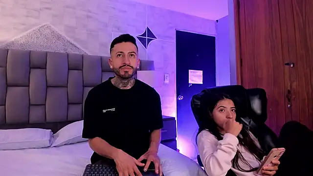 Snapshot of StevenAndLaura chatting on June 21, 4:37 am StevenAndLaura online show from June 21, 4:37 am