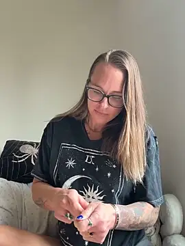 blackwidowlaced online show from April 21, 8:55 pm