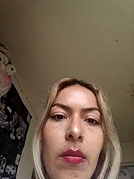 Snapshot of evafuckasd chatting on May 6, 6:46 pm evafuckasd online show from May 6, 6:46 pm