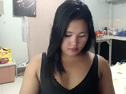 Snapshot of YourBaby_Eva chatting on June 18, 9:14 am YourBaby Eva online show from June 18, 9:14 am