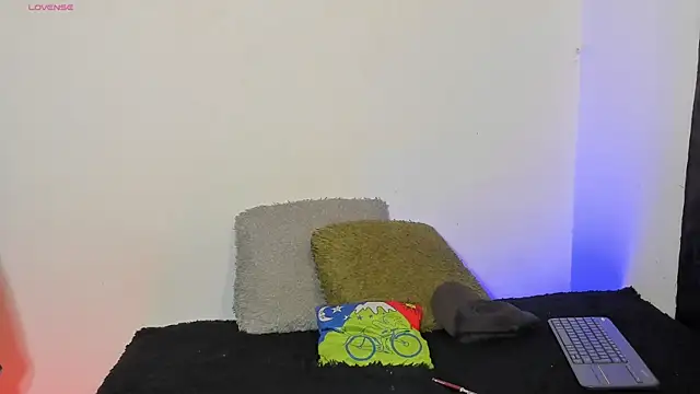 Snapshot of _IanLark chatting on May 19, 1:56 am IanLark online show from May 19, 1:56 am