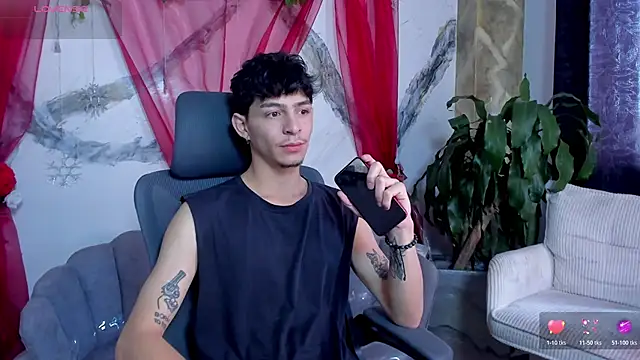 Snapshot of _IanLark chatting on June 20, 4:54 pm IanLark online show from June 20, 4:54 pm