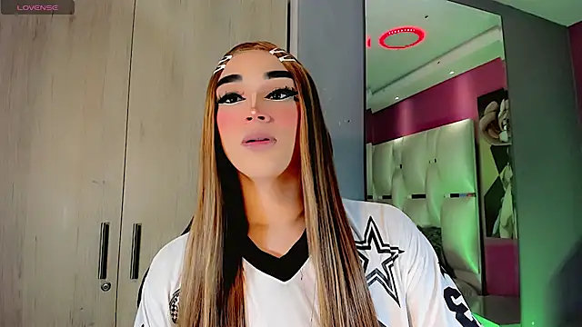Snapshot of Camila_Vasquezz1 chatting on July 20, 11:45 am Camila Vasquezz1 online show from July 20, 11:45 am