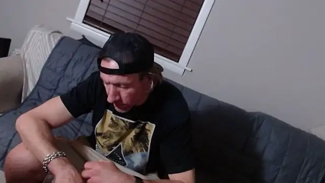 studlyhardwoodd online show from May 17, 8:23 am